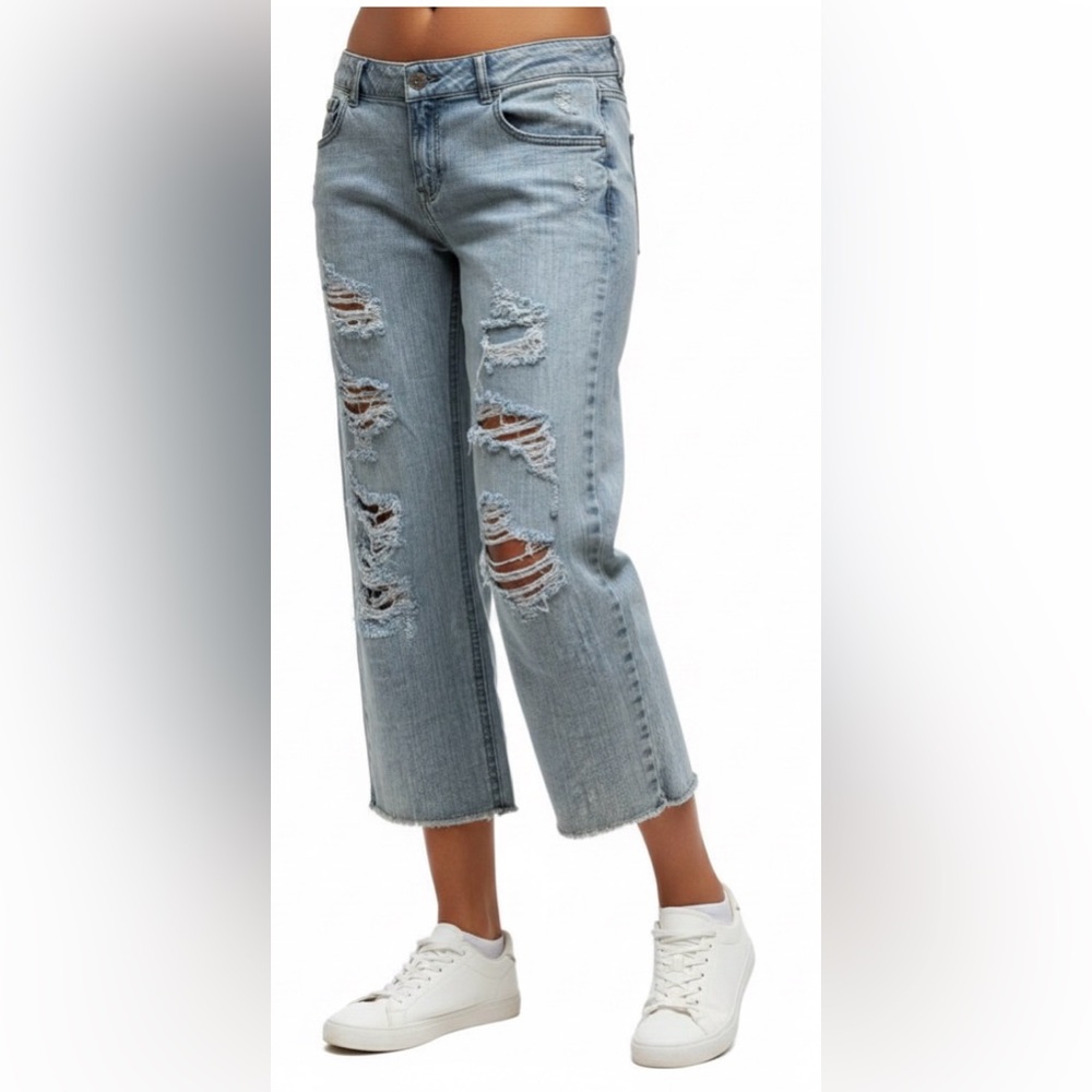 EST 1946 Denim Light Blue Distressed Cropped Women’s Straight Jeans Size 6